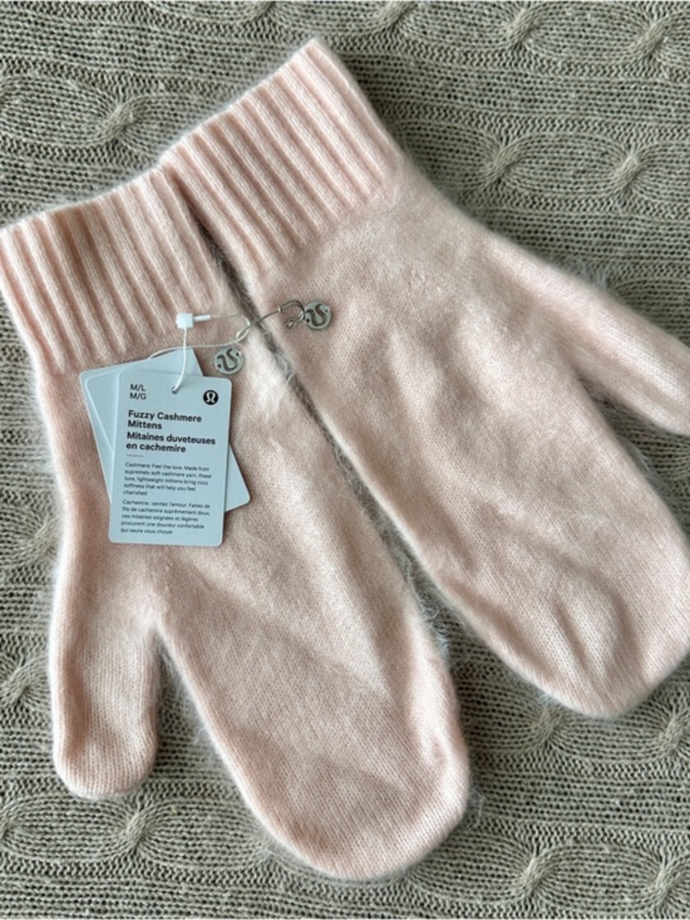 NWT Lululemon Fuzzy Cashmere Mittens, Butter Pink, M/L